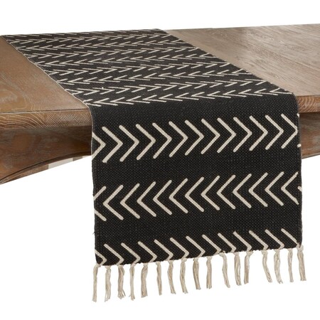 Saro Lifestyle SARO 16 x 72 in. Oblong Chevron Design Table Runner Black 1603.BK1672B